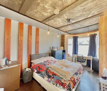 4 bedroom terraced house to rent - Photo 2