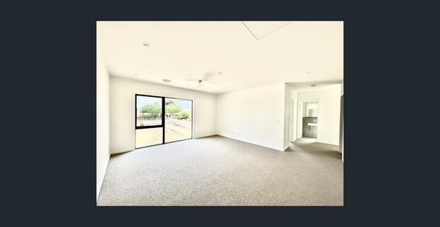 3 Bedroom 2 Bathroom townhouse in Burwood East - Photo 1