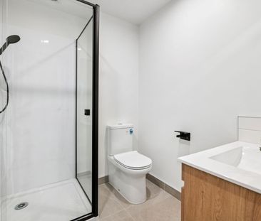 Spacious 3 Bedroom Townhouse for Rent in Mangere - Photo 4