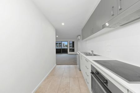 Charming Amaroo Apartment - Photo 4