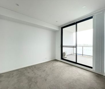 Spacious Bright 2 Bedroom Apartment - Photo 3