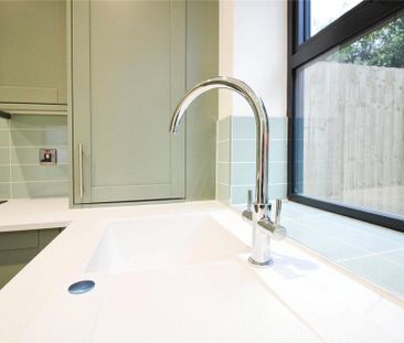 3 bedroom end of terrace house to rent - Photo 6