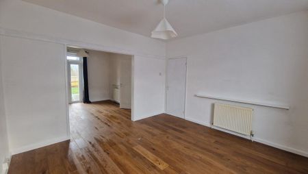 3 bedroom detached house to rent - Photo 2
