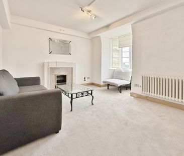 Latymer Court, Hammersmith Road, Hammersmith, London, W6 - Photo 1