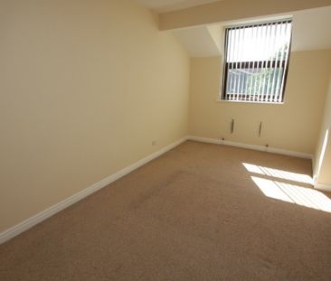 2 Bedroom Town House, Chester - Photo 3