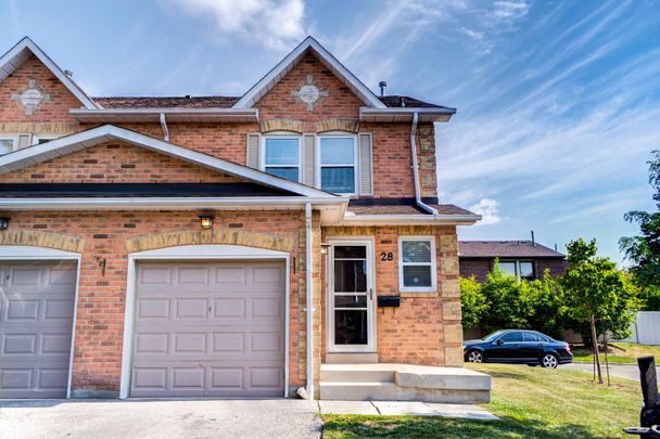 For Lease - 1039 Cedarglen Gate Unit# 28, Mississauga, Ontario - Photo 1