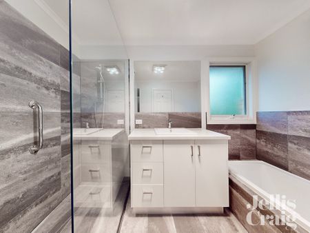 2/139 Mont Albert Road, Balwyn - Photo 3