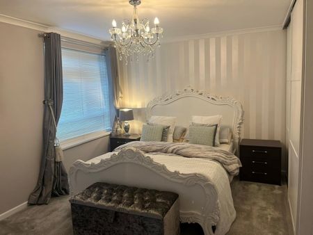 2 Bed Terraced House, Dunston Road, SW11 - Photo 4