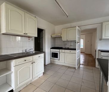 3 Bed Semi-Detached House, Linton Road, B11 - Photo 3