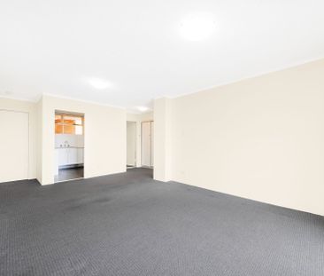 Bright 2-bedroom apartment in 'Cammeray Towers' - Photo 3