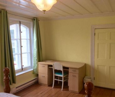 Moitie de 4 1/2 meublé à L’Islet-sur-mer, libre immédiatement. - Photo 3