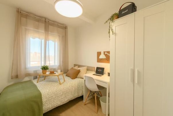 Avenida de las Ciudades, Getafe, Community of Madrid 28903 - Photo 1