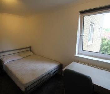 Lyndhurst Court, Stoneygate, Leicester - Photo 5