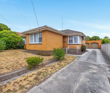 READY TO MOVE IN - WENDOUREE - Photo 4