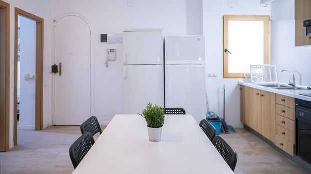 Avenida de Peris y Valero, Valencia, Valencian Community 46006 - Photo 1