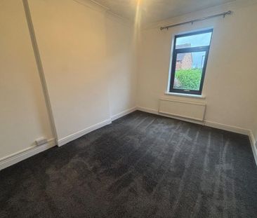 3 bedroom end of terrace house to rent - Photo 3