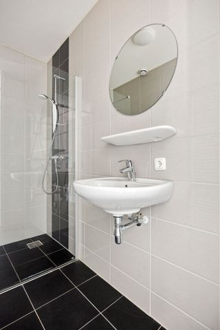 Appartement te huur: Onacklaan 216 2909 VB Capelle aan den IJssel - Photo 2