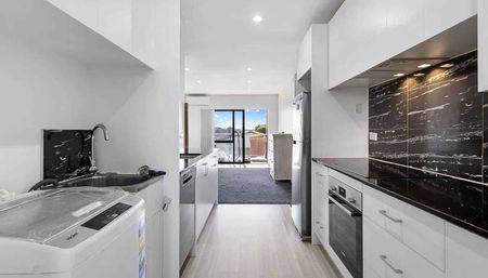 Almost-new 2 bed Apartment for rent available!!! - Photo 3