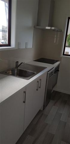 ELLERSLIE - 3 brm Townhouse - Great Locations - Photo 4