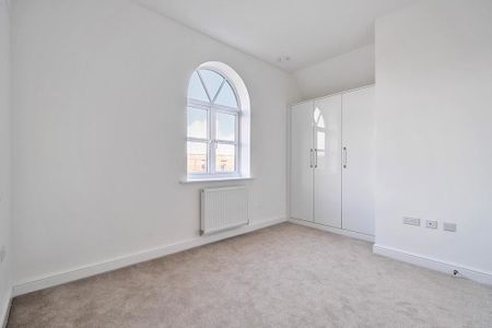 4 bedroom detached house to rent - Photo 5