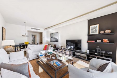 3 Bedroom Apartment For Rent in Benahavís, Málaga - Photo 3