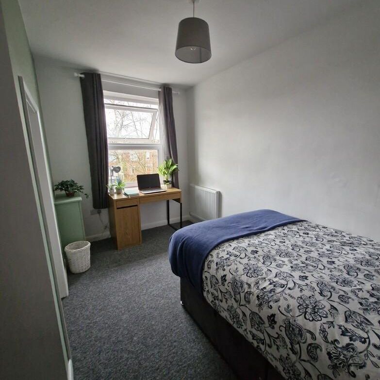 1 bedroom in a house share to rent - Photo 1