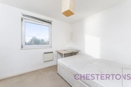 2 bedroom flat in 2 Woolwich Manor Way - Photo 4