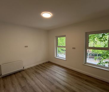 2 Donegall Avenue, Belfast, BT12 6LX - Photo 4