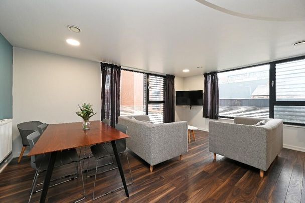 3 bedroom flat to rent - Photo 1