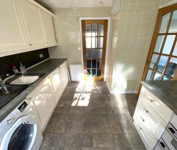 3 bedroom terraced house to rent - Photo 6
