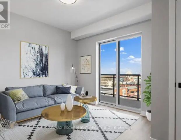 403 - 5002 KING STREET | 403 - 5002 KING STREET, Lincoln - Photo 1