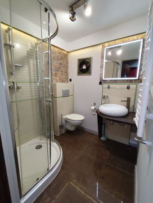 Do wynajmu przestronna, nowoczesna kawalerka . - Zdjęcie 1