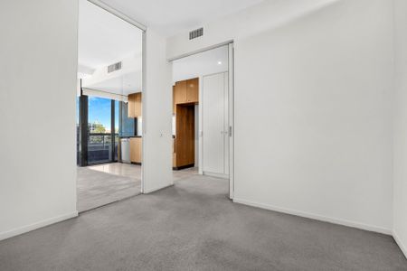 Contemporary One-Bedroom Apartment in Prime Carlton Location - Photo 2