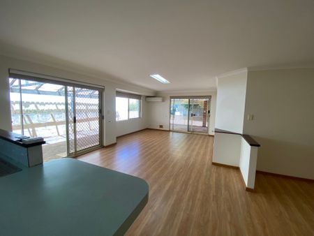 Spacious Home near the Beach - Photo 5