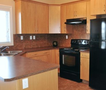 61 Pinetree Close, Blackfalds – Attached Garage – Great Location - Photo 5