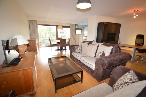 Prachtig gemeubeld appartement op zeer rustig gelegen locatie op Linkeroever. - Photo 1