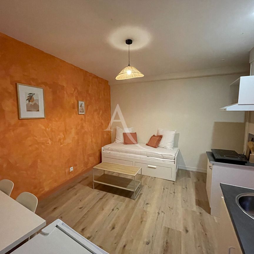 Location Appartement 1 pièce 17m² FONTENAY LE COMTE 85200 - Photo 1