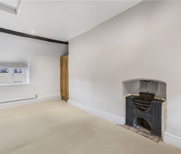 An extremely well presented charming character cottage situated in ... - Photo 3