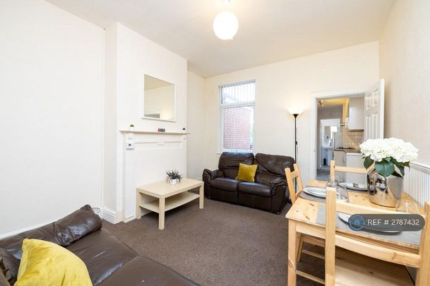 3 bedroom terraced house to rent - Photo 1