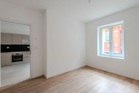 Appartement de 2 pièces au centre des Bergières, avec coin jardin privatif et parking - Photo 2