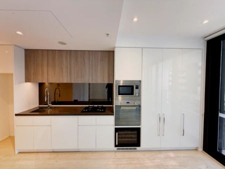 2 bed 1 bath - Photo 2