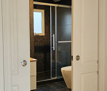 For Lease - 215A Chambers Avenue, Toronto, Ontario - Photo 3