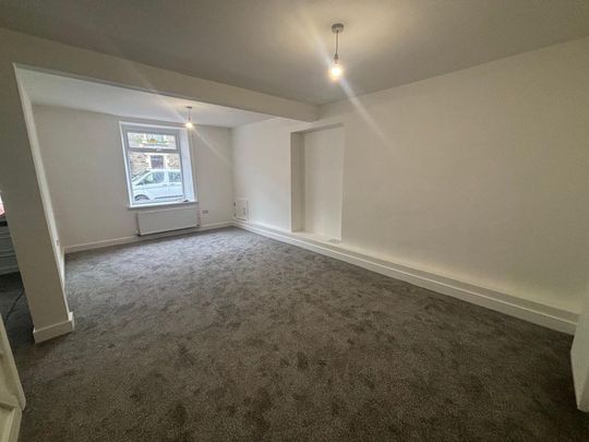 4 bedroom terraced house to rent - Photo 1
