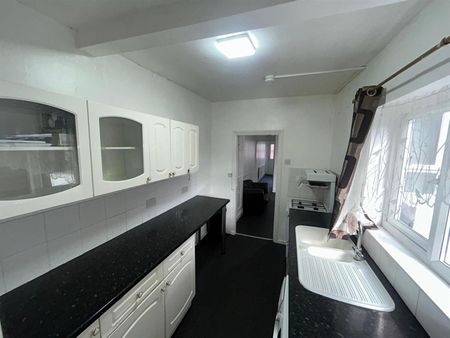 3 Bed Terraced House, Sedgley Avenue, NG2 - Photo 4
