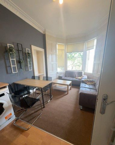 3 bedroom flat to rent - Photo 5