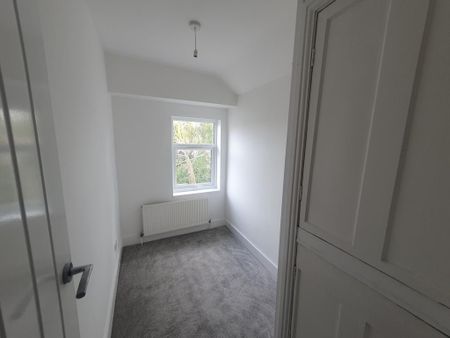 4 bedroom terraced house to rent - Photo 5
