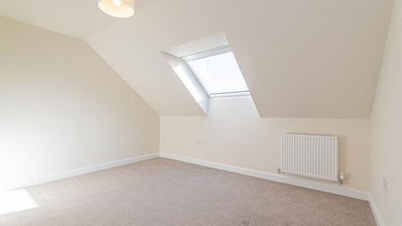 Lambourne Crescent, Orchard Meadows, Warrington - Photo 2