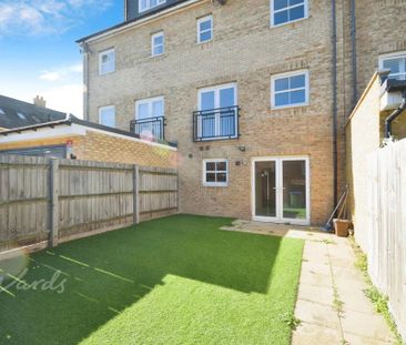 4 bedroom terraced house to rent - Photo 6