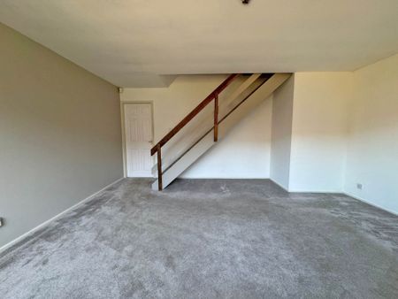 Dryclough Walk, Royton - Photo 3