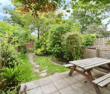 4 Bed Terraced House, Woodland Terrace, SE7 - Photo 1